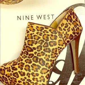 9 West Cheetah Bootie Sz 9